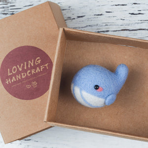 Whale Needle Felting Kit. Wizardi DIY Wool Craft Kit F07N8-146