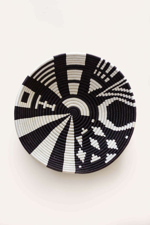 Geo Plateau Black and White