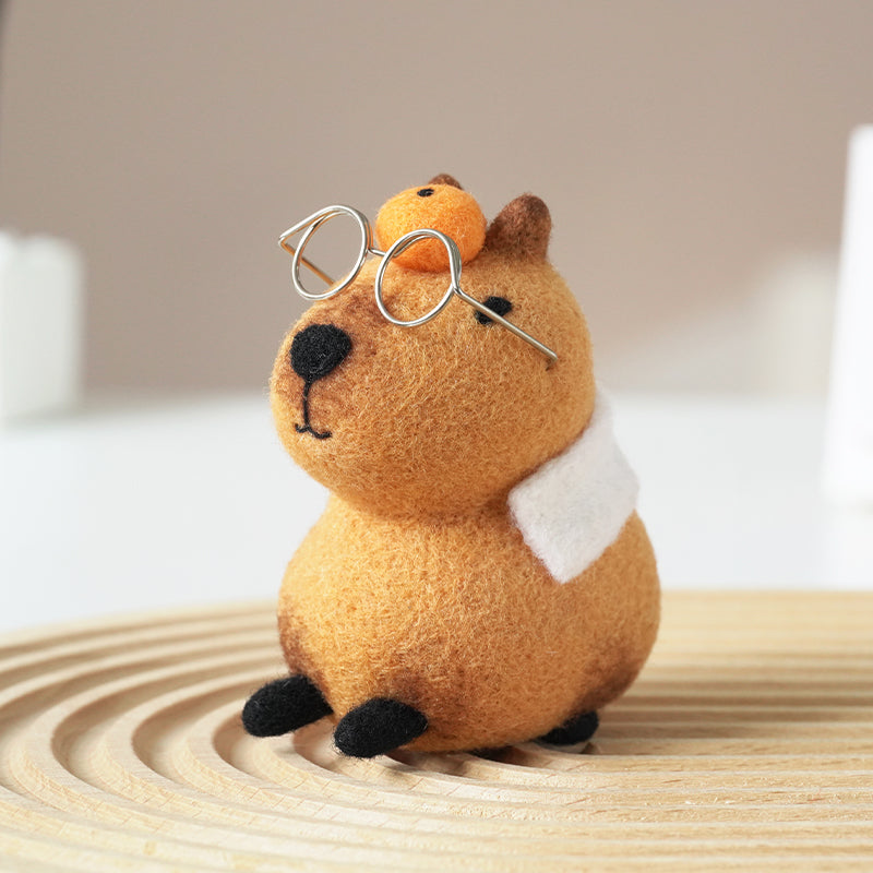 Capybara Needle Felting Kit. Wizardi DIY Wool Craft Kit F07N8-W501
