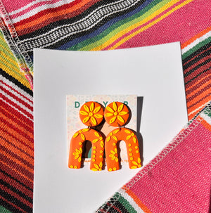 Dominica - Orange/yellow