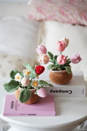 Tulips in Bloom. Potted Flower Amigurumi DIY Crochet Kit Wizardi F07N8-M30