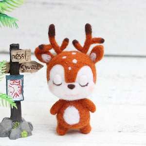 Deer Needle Felting Kit. Wizardi DIY Wool Craft Kit F07N8-W2