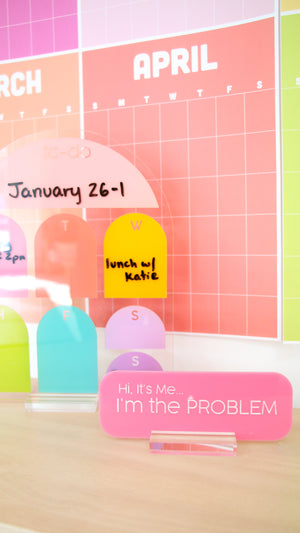 Hi it’s me acrylic desk name plate