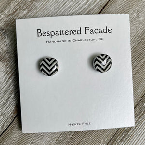 Mini Motif Studs - Black & White Zig Zag