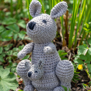DIY Crochet Kit Kangaroo Kayleigh - Taupe PAK236