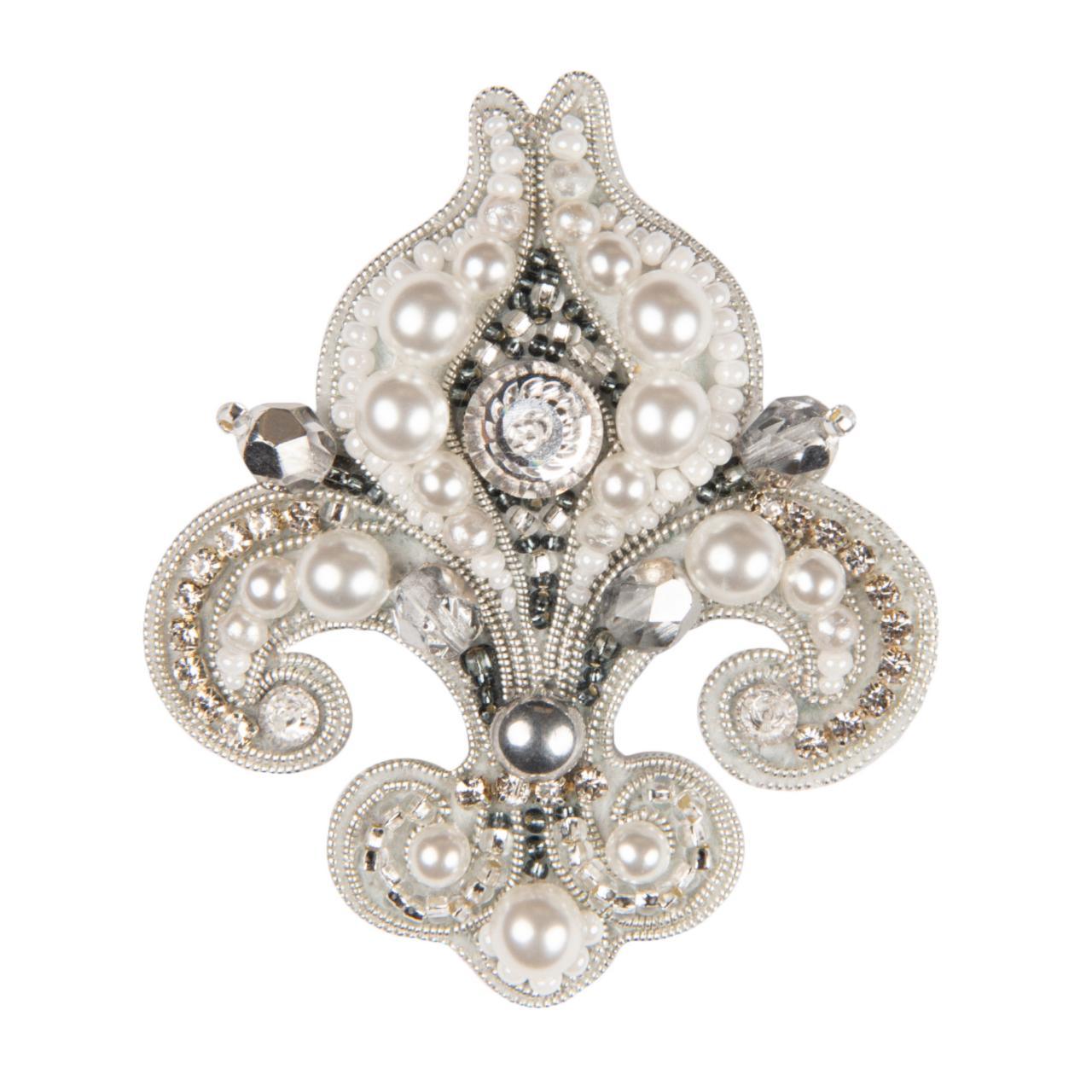 Beadwork kit for creating brooch Crystal Art Heraldic lily BP-337C