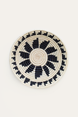 Burst Raffia Plateau